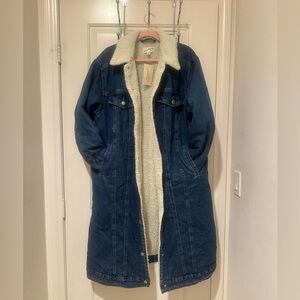 Universal Thread 🧵 Faux Shearling Long Denim Trucker Jacket🧵 Medium Wash 🧵 New